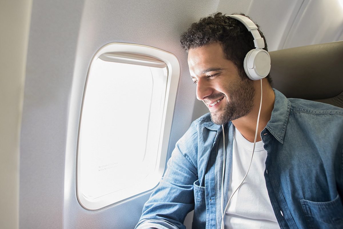 Afraid To Fly An Expert Doctors 10 Strategies To Keep Calm When You Travel Gettyimages 1028463114
